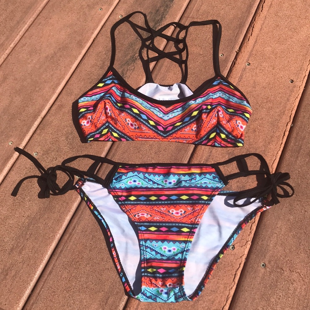 patterned bikini swinsuit